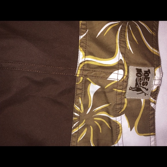 Toes on The Nose Board Shorts - Picture 6 of 6